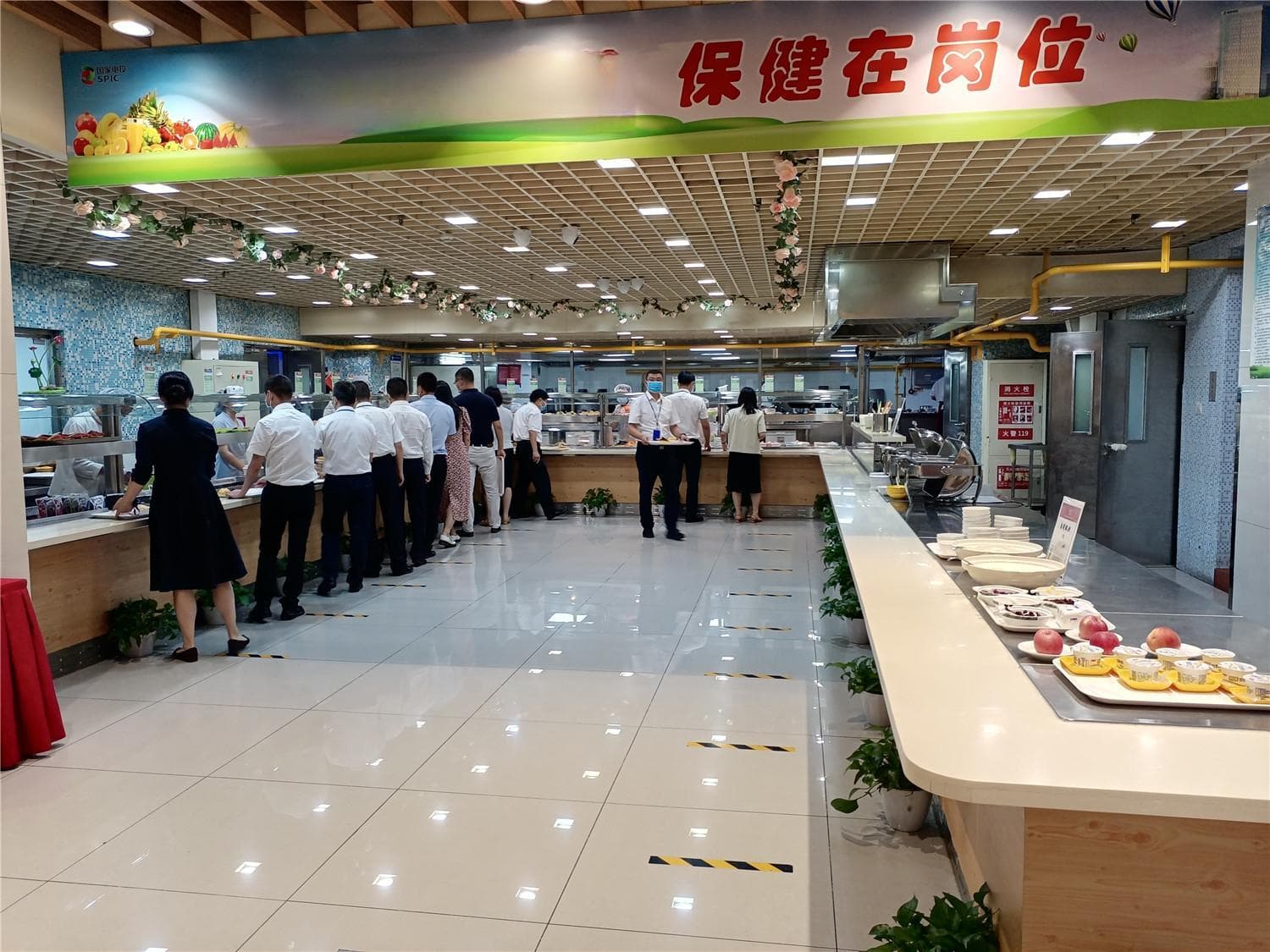 智慧食堂新体验：超市化选餐+自动结算打造智能食堂