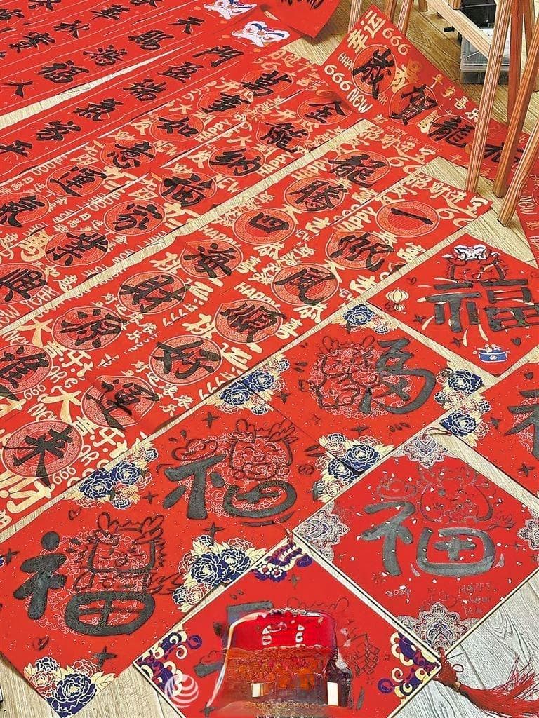 从“熬夜不爆痘”到“柯南表情包”，年轻人这样写春联
