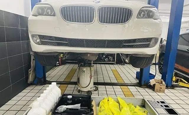 “变速箱油”多少公里换一次？有人说不换，修车师傅：说出了实话