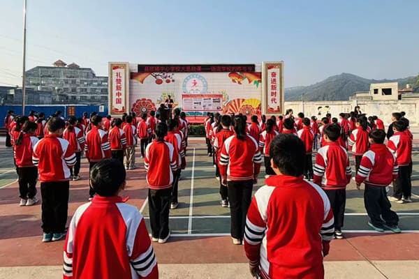 容县县底镇：红色校史思政课 擦亮思政育人底色