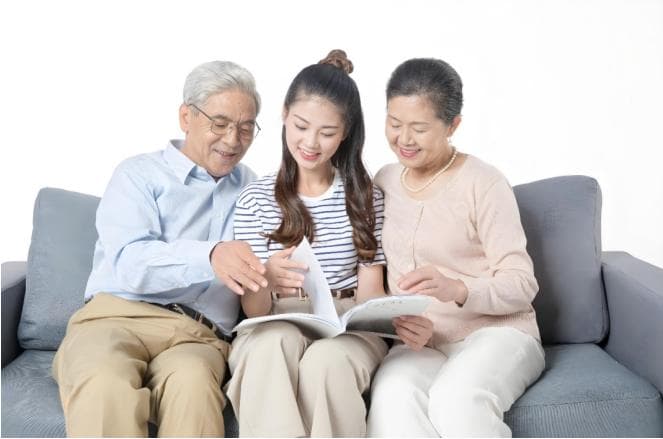 从定期探访到生活护理：子女如何有效陪伴父母