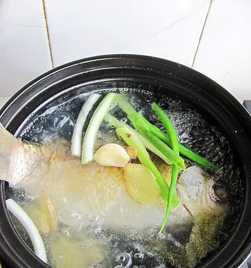 山药鲫鱼汤：一道滋补养生的传统美食