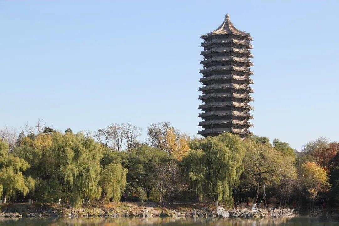 职场中，要做真实的自己，还是「伪装者」？
