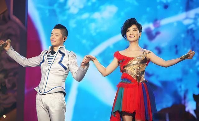 凤凰传奇春晚创新演绎古建筑之美