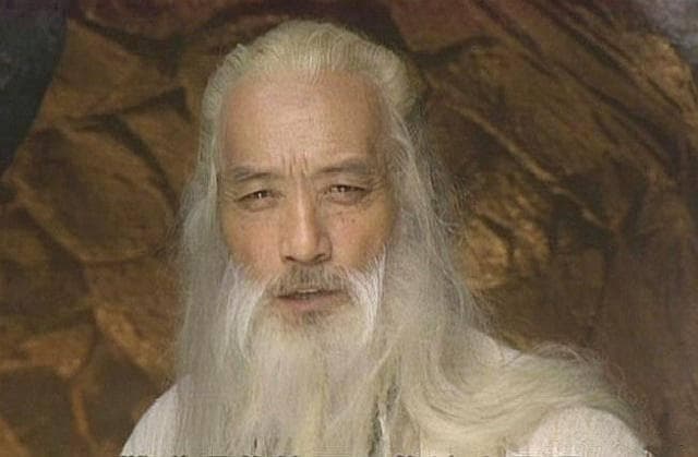 笑傲江湖里，华山派因气宗剑宗之争，从此没落成二流门派