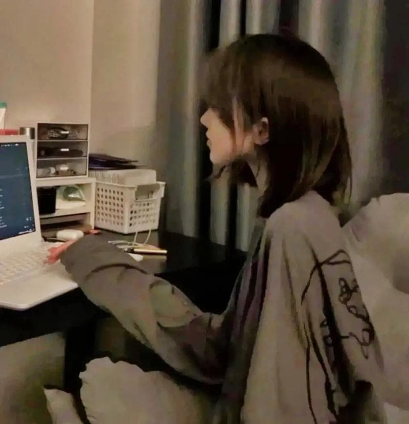 手掌心起小水泡：是艾滋病的信号吗？深度解析与科学认知