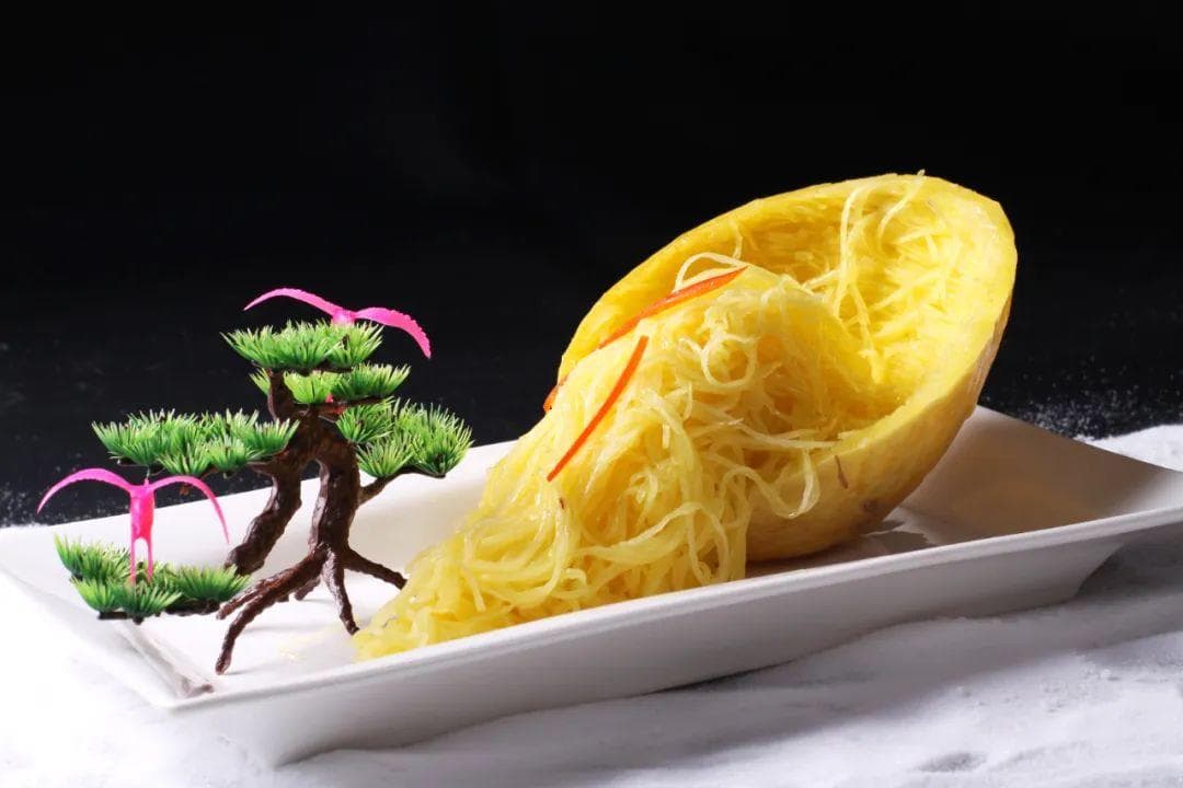 没见过这么懂事的瓜，能自己切丝儿还自带碗！