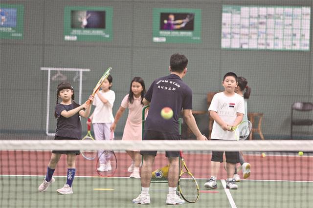 “感觉课都上不过来了”，青少年网球热真的来了吗？