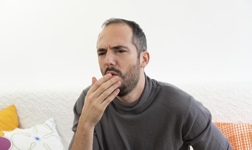 喉咙有痰咳不出？试试这两个实用方法