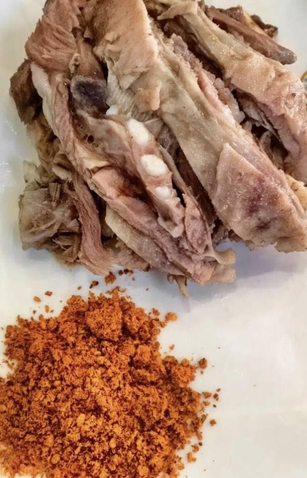 手抓羊肉：草原上的美味盛宴