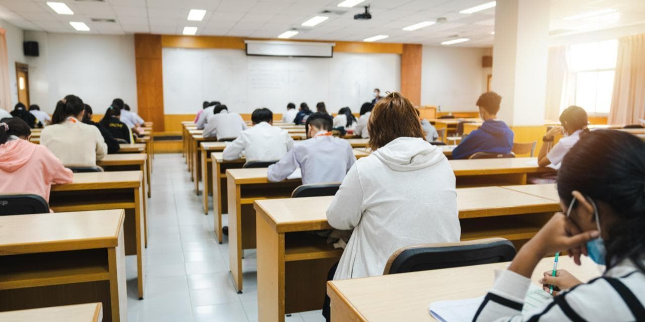 AI重塑商业模式，商科教育如何从“遇AI”到“驭AI”？