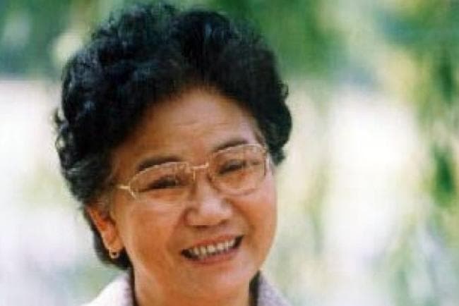 “宫廷玉液酒，一百八一杯”：赵丽蓉的艺术人生