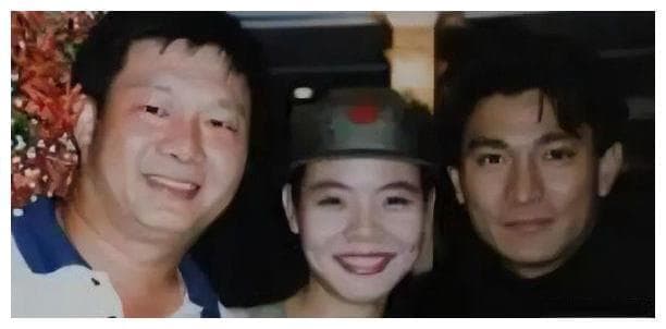 谢津：逆境中的涅槃与人生传奇