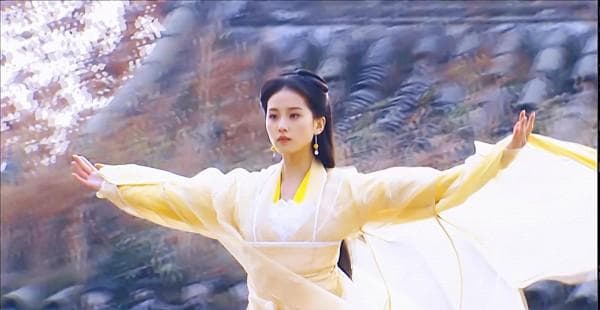 揭秘武侠迷最大谜团：黄衫女子真实身份曝光，竟与杨过有这段隐秘往事！