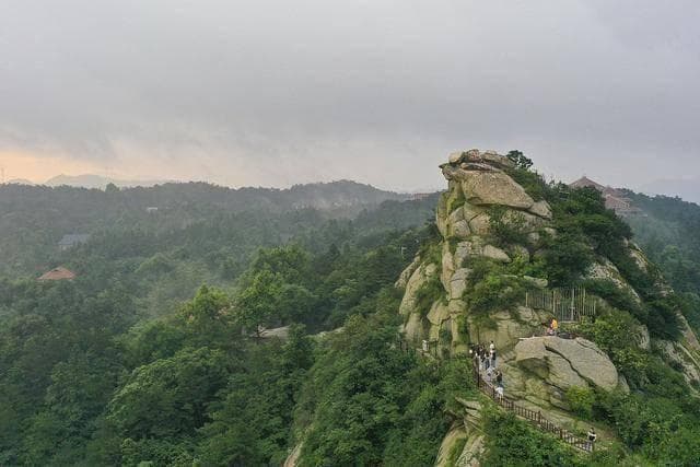 探访河南避暑胜地：鸡公山的自然与人文之旅