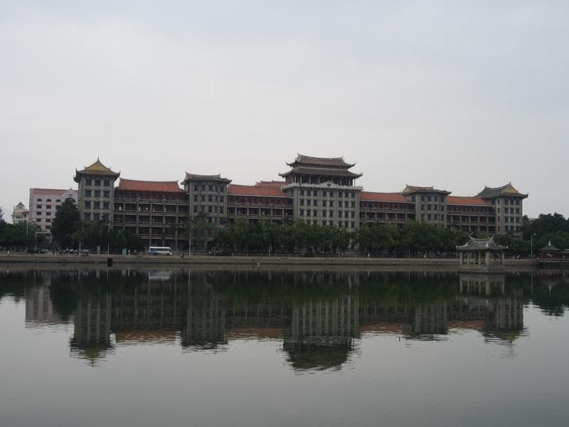 楼房槽钢层的位置及选择要点