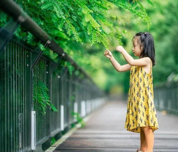 孩子是不会改变的，除非他感觉到被爱