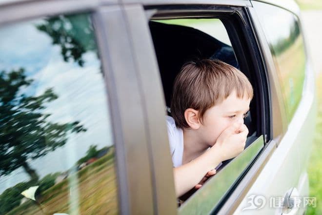 五一出行，老人小孩容易晕车？医生：与年龄无关，跟三个部位有关