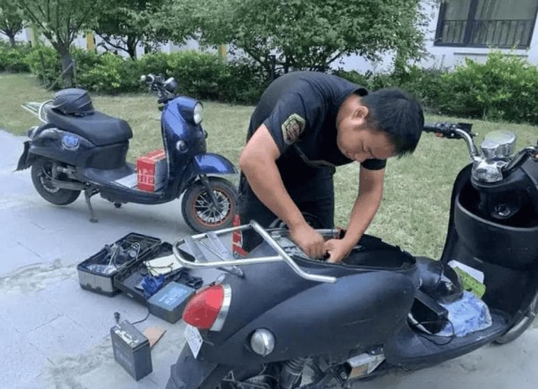 电动车铅酸电池出现这些迹象，是时候说再见了？