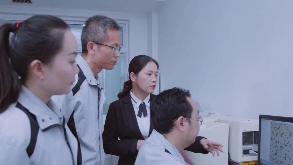 在河南县城，“钻石卖得像白菜”