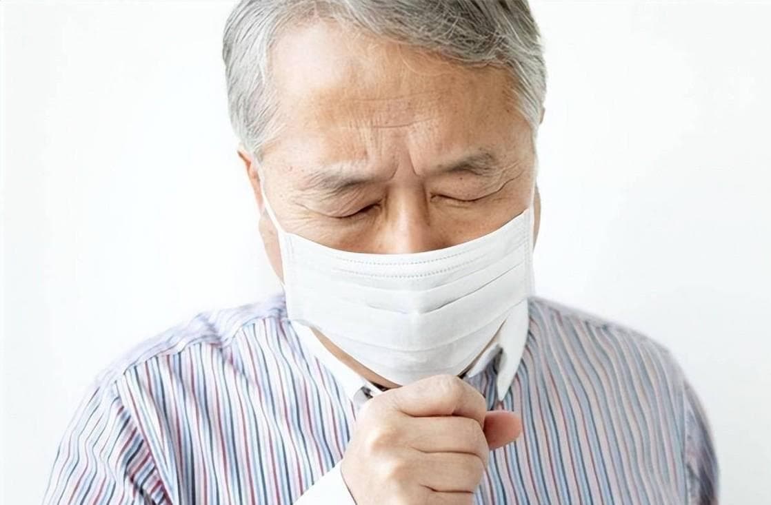 中医食疗如何有效缓解秋冬季节的咳嗽症状与肺部不适？