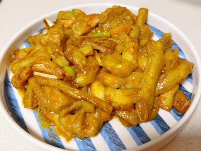 零厨艺也能做的咸鸭蛋黄炒茄子