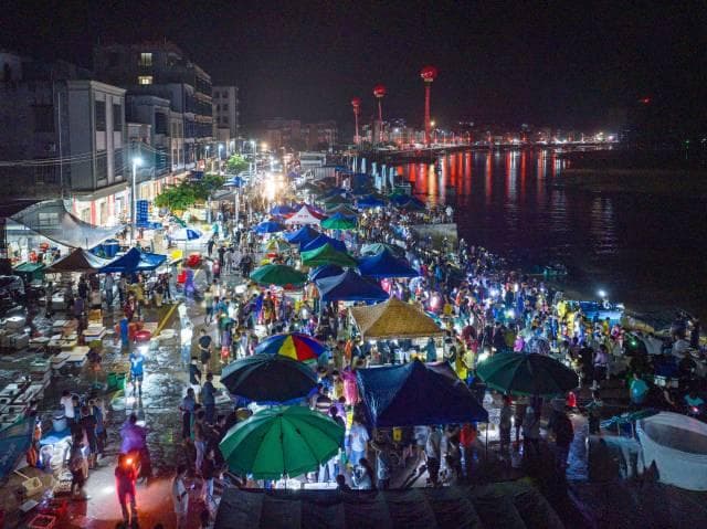 超8万游客江洪寻“鲜”！“天光鱼市+”，为遂溪渔文旅添动力