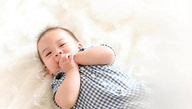 不同月龄睡眠模式不同，了解婴儿这五个睡眠转折点，培养安睡宝宝