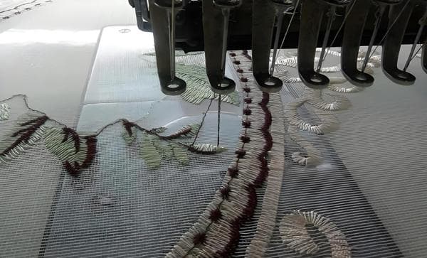 电脑绣花机断线毛线问题全解析：从制版软件到硬件维护的全方位解决方案