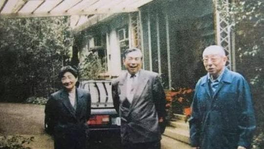 张学良晚年移居美国的生活：前期住总统套房，后期住老年公寓
