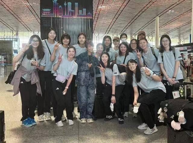 蔡少芬：从荧幕女神到“迷妹”，多重身份下的真实人生