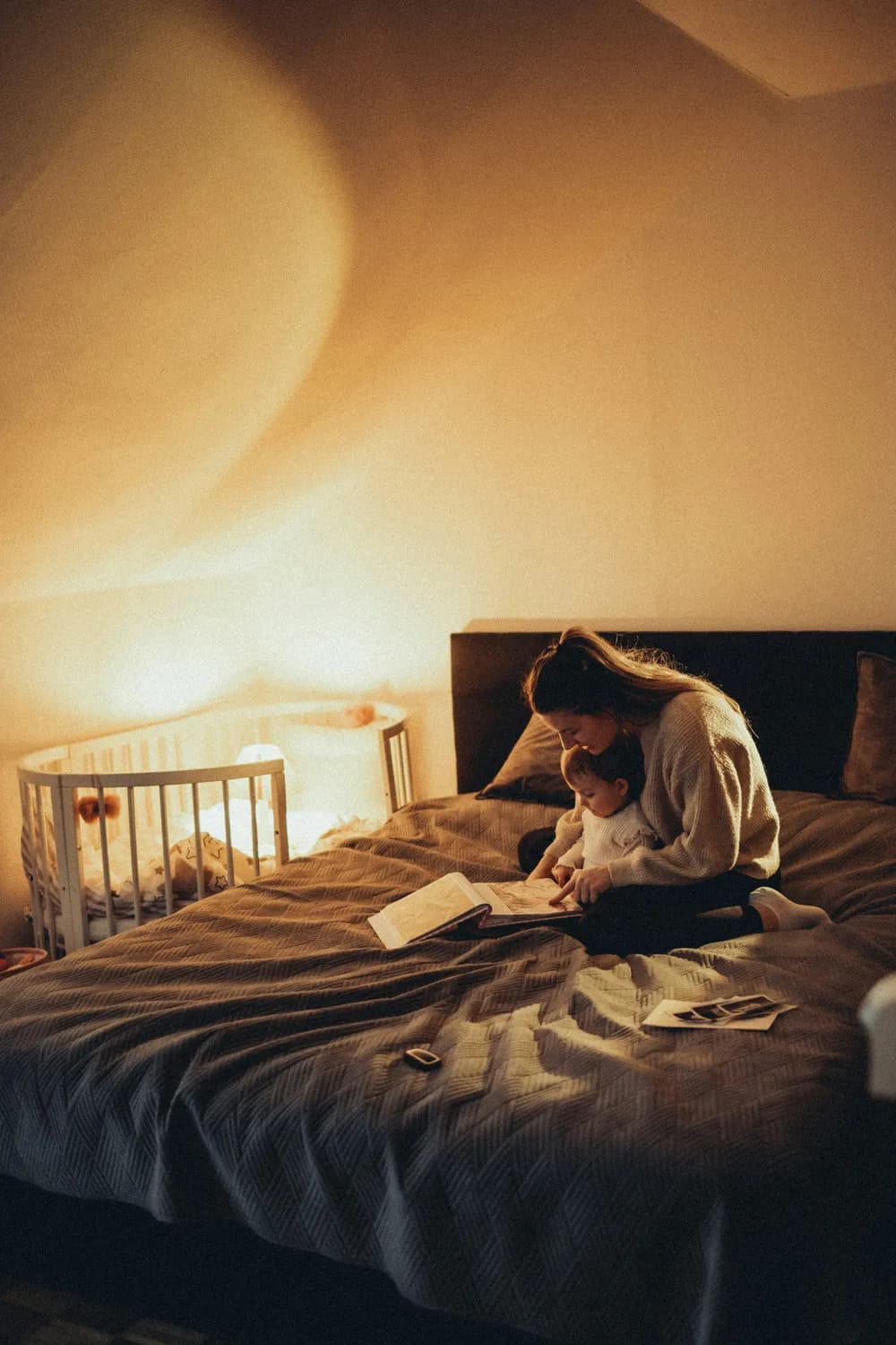 “装睡讲故事”：搞定熊孩子的睡眠大法