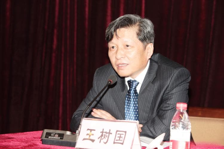 “网红”校长王树国：从青丝到白发的十年