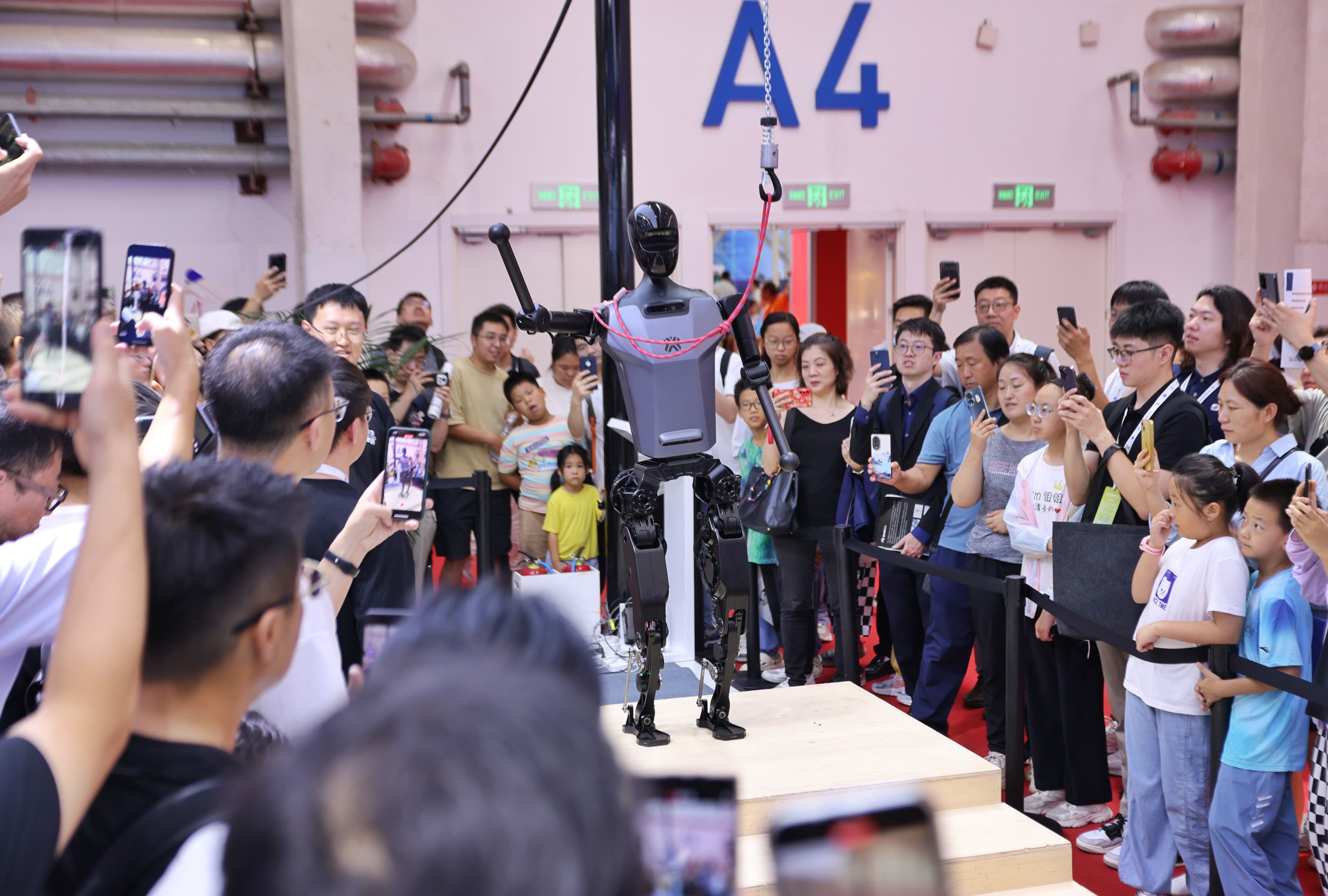 人形机器人必须外观像人吗？它们有何优势？专家解答