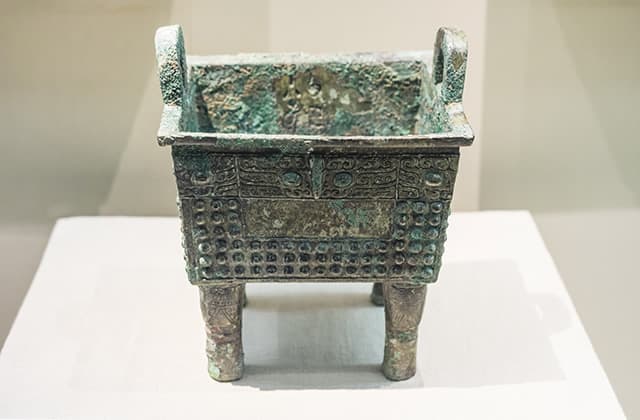 青铜器原本的颜色是什么 青铜器怎么鉴定真假