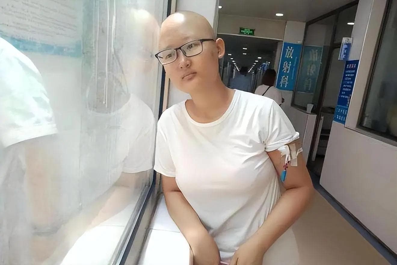 12年河北少女李明馨患癌，7年花200万抗癌，亲友劝其放弃
