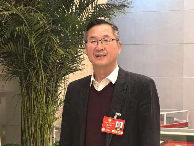 袁亚湘委员呼吁：破除就业“第一学历”歧视，让人才评价回归能力本位