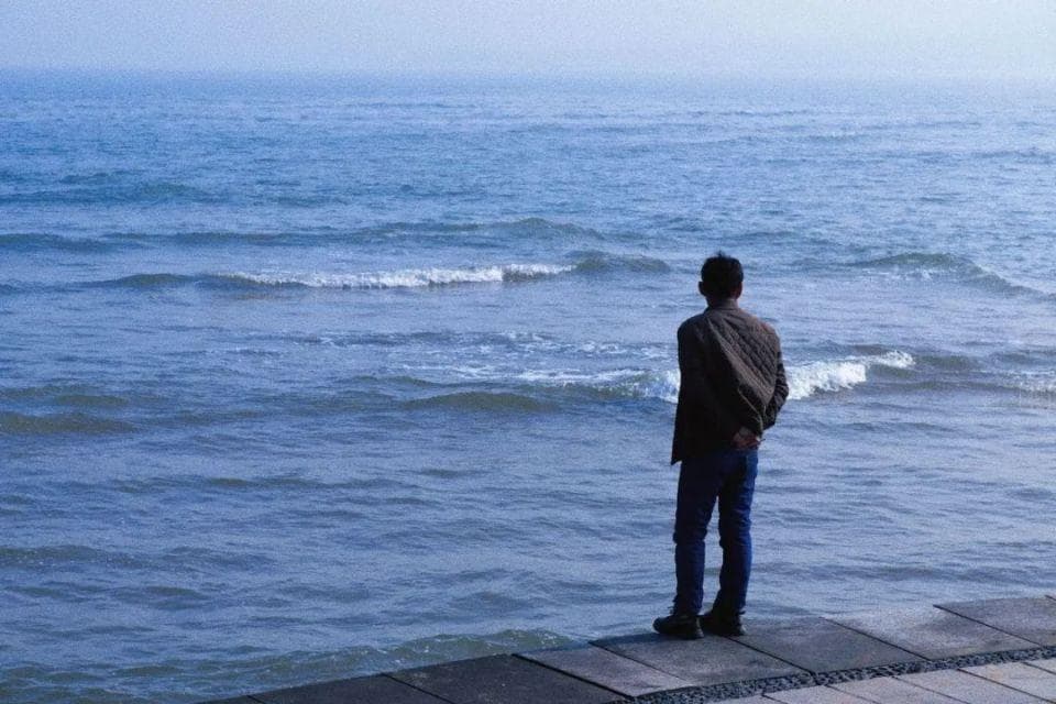 重读《瓦尔登湖》才明白：离人群越远，离自己就越近
