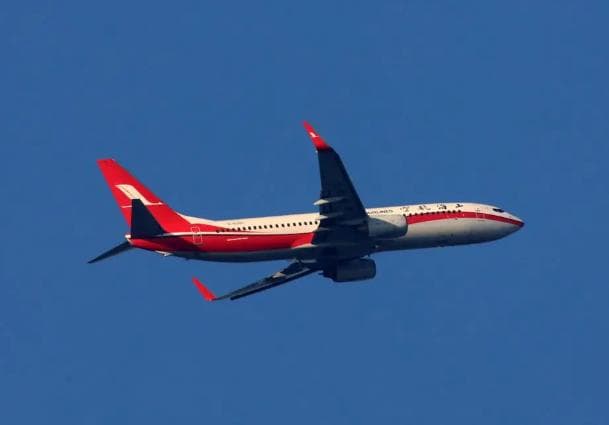 蜂窝夹层板的构造解析及其在航空领域的优势应用