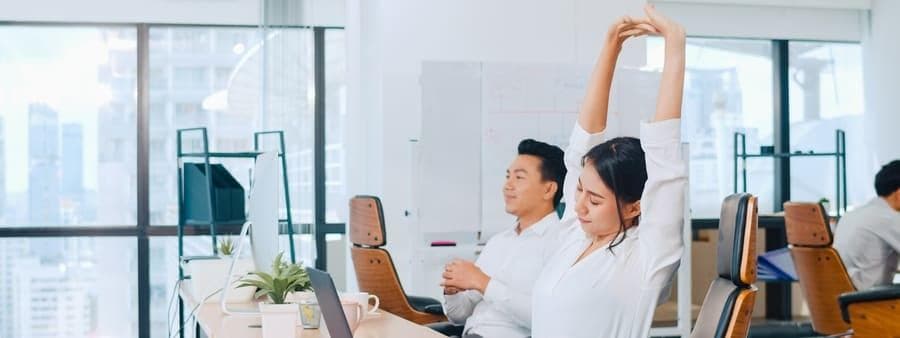 肌肉难以忍受的办公室生存战：如何对抗长时间久坐的伤害？