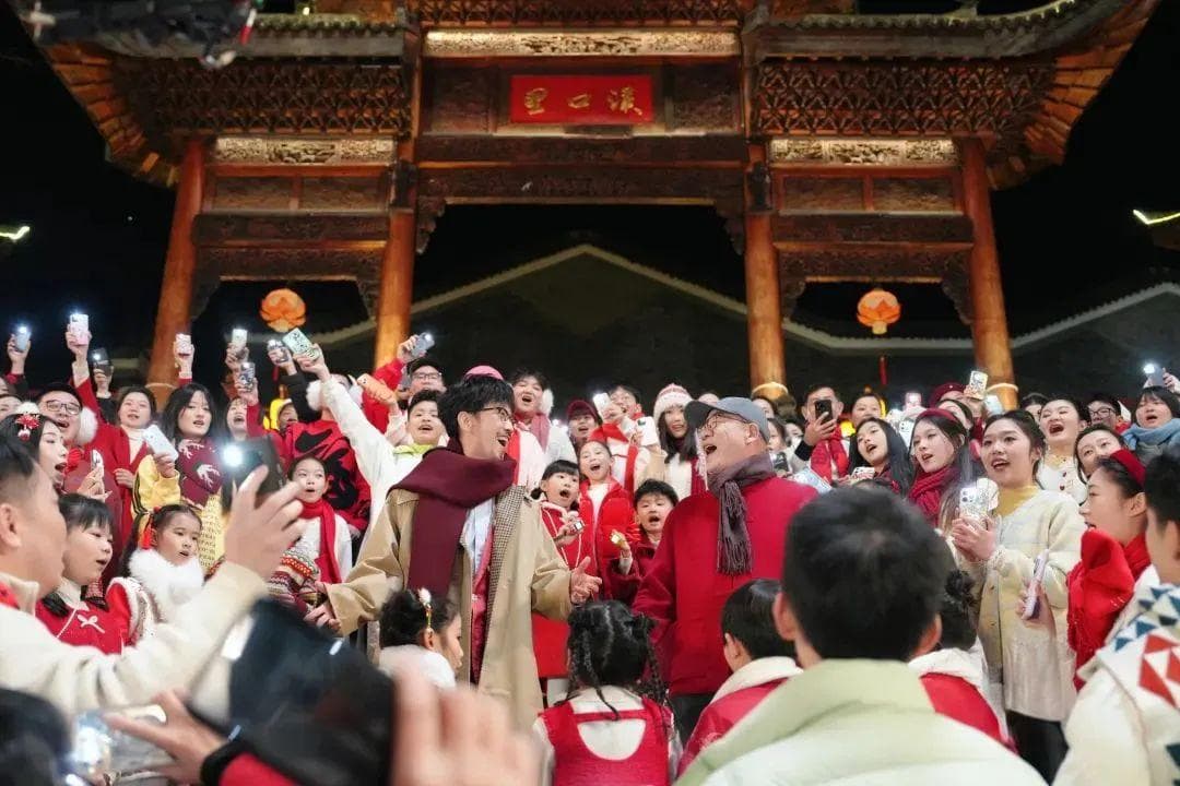 央视元宵晚会，祖籍荆州的知名歌手唱响“洪湖水”