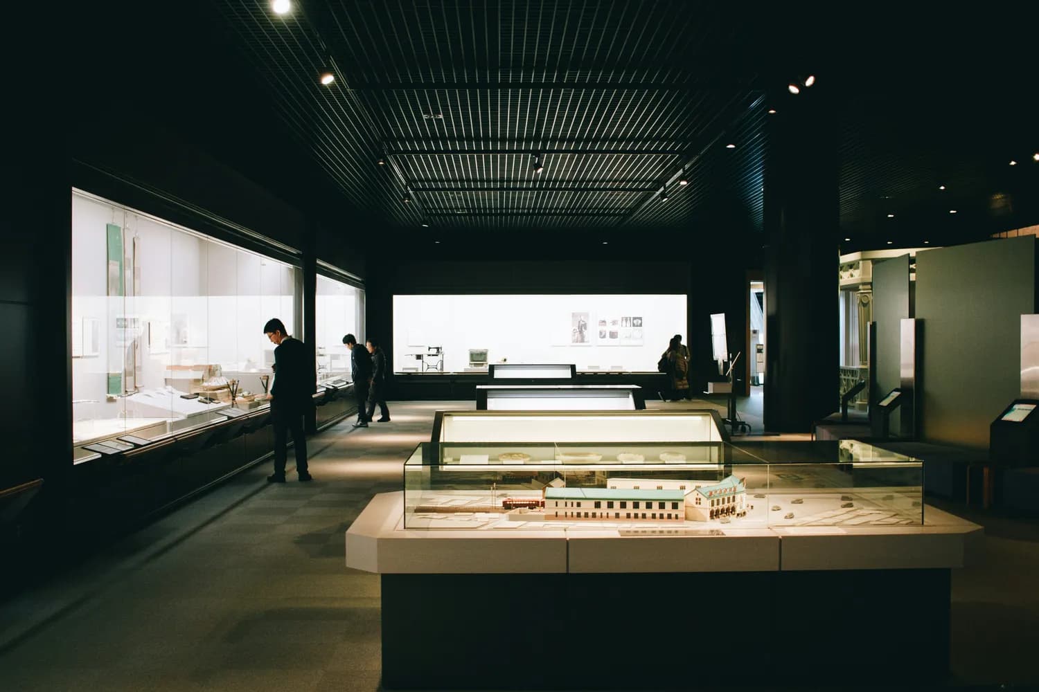 咸阳博物院特展登热搜：秦咸阳文明展展现秦始皇统一六国辉煌历史