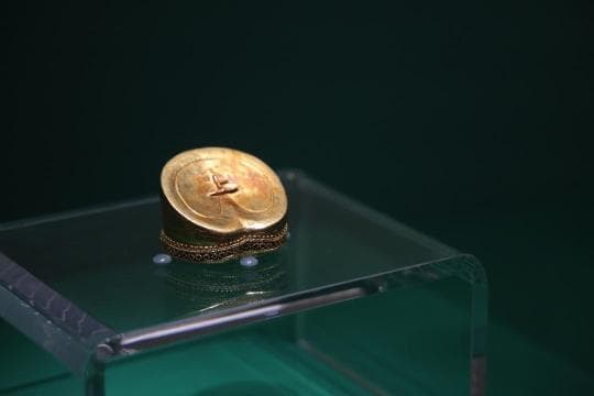 麟趾金、马蹄金、最早孔子像……海昏侯刘贺墓珍宝首度来穗