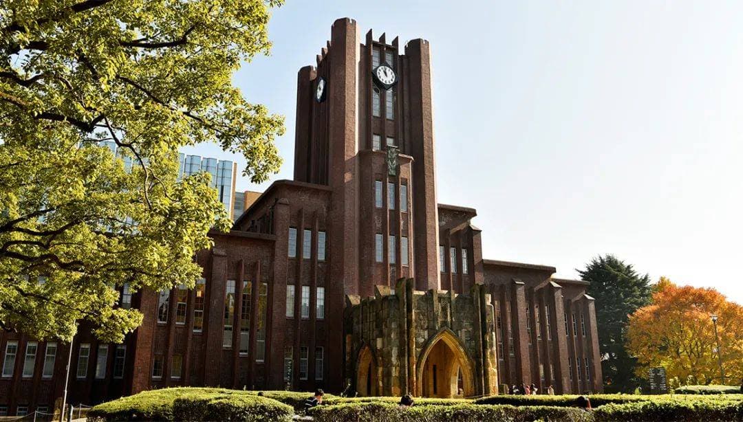 日本大学毕业生薪资真相｜专业、学校、地区如何影响你的“钱途”？