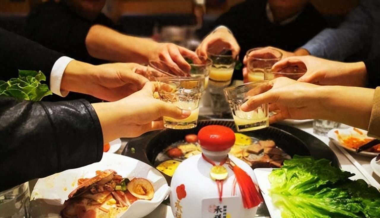 中国人为什么爱请客吃饭？