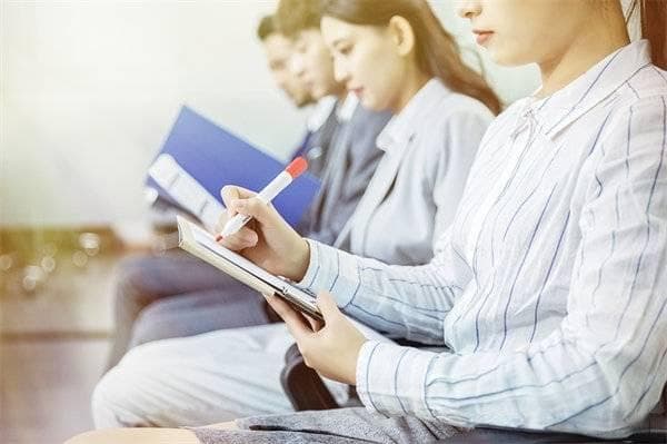 人才挖掘与选拔：全面评估候选人能力，选拔优秀人才