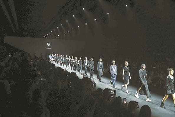 从小众爱好到大众潮流，国风时尚产业的可持续发展引人思考