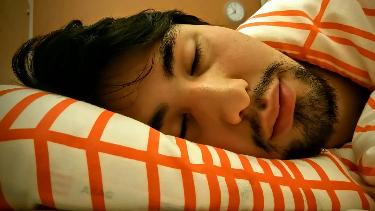 安眠药不是万能钥匙：科学应对失眠的N种方法