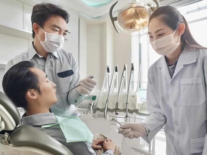 选择牙医诊所：全方位考量指南