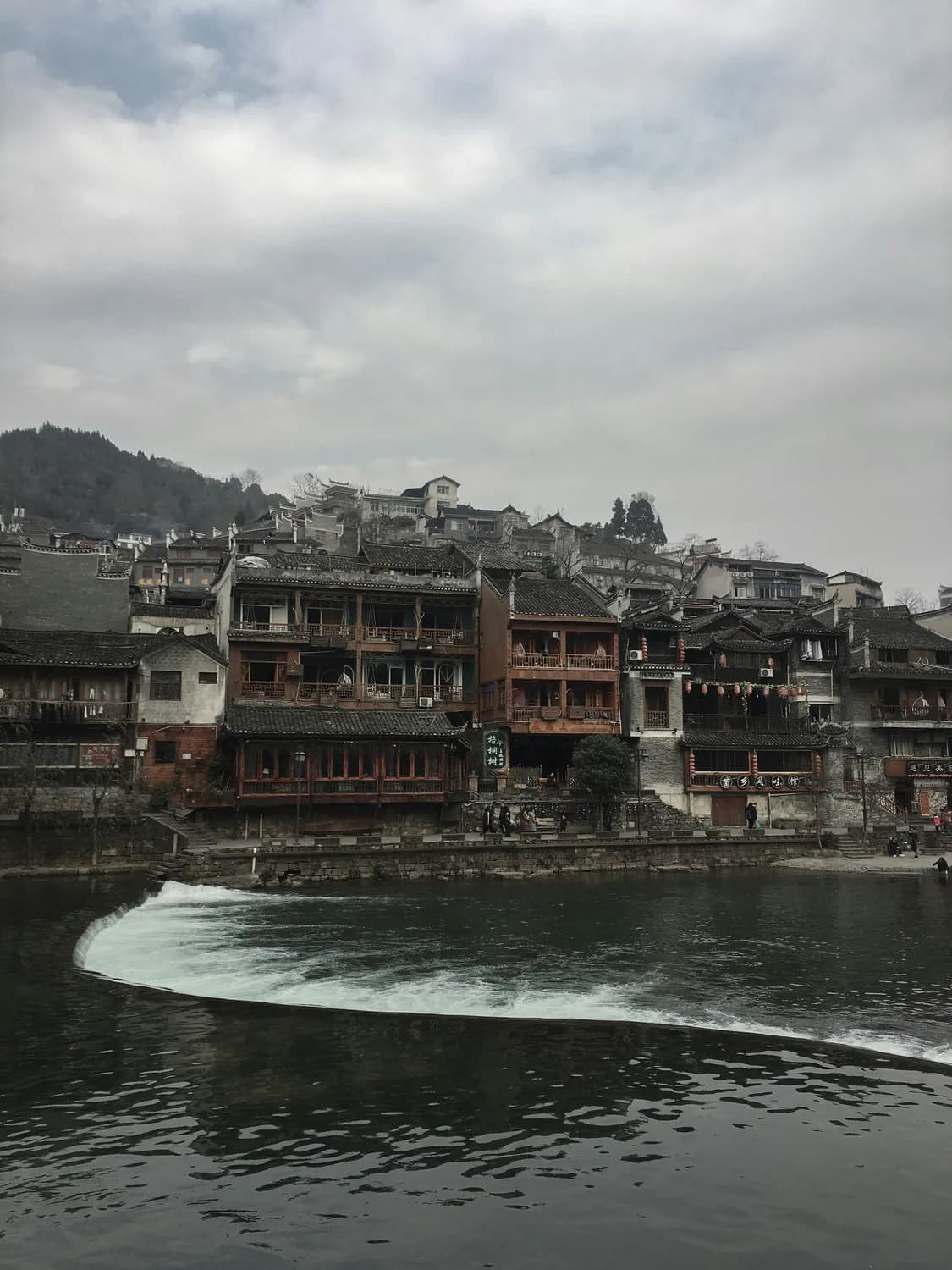 《边城》里的湘西风情，沈从文的乡土情怀